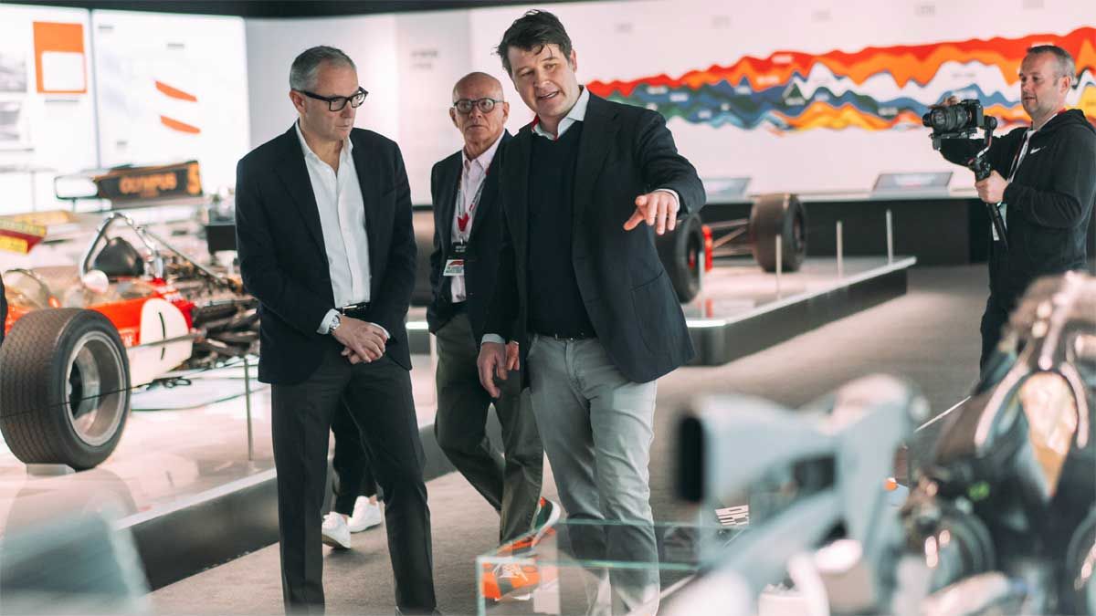 Domenicali, presidente de la F1, ha recorrido la muestra que se inaugura en Madrid