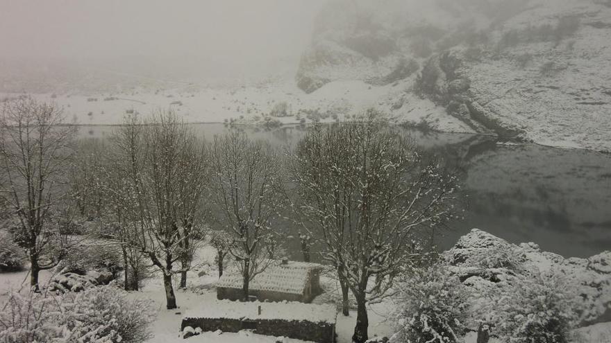 Las intensas lluvias provocan un nuevo riesgo de aludes en los Picos de Europa