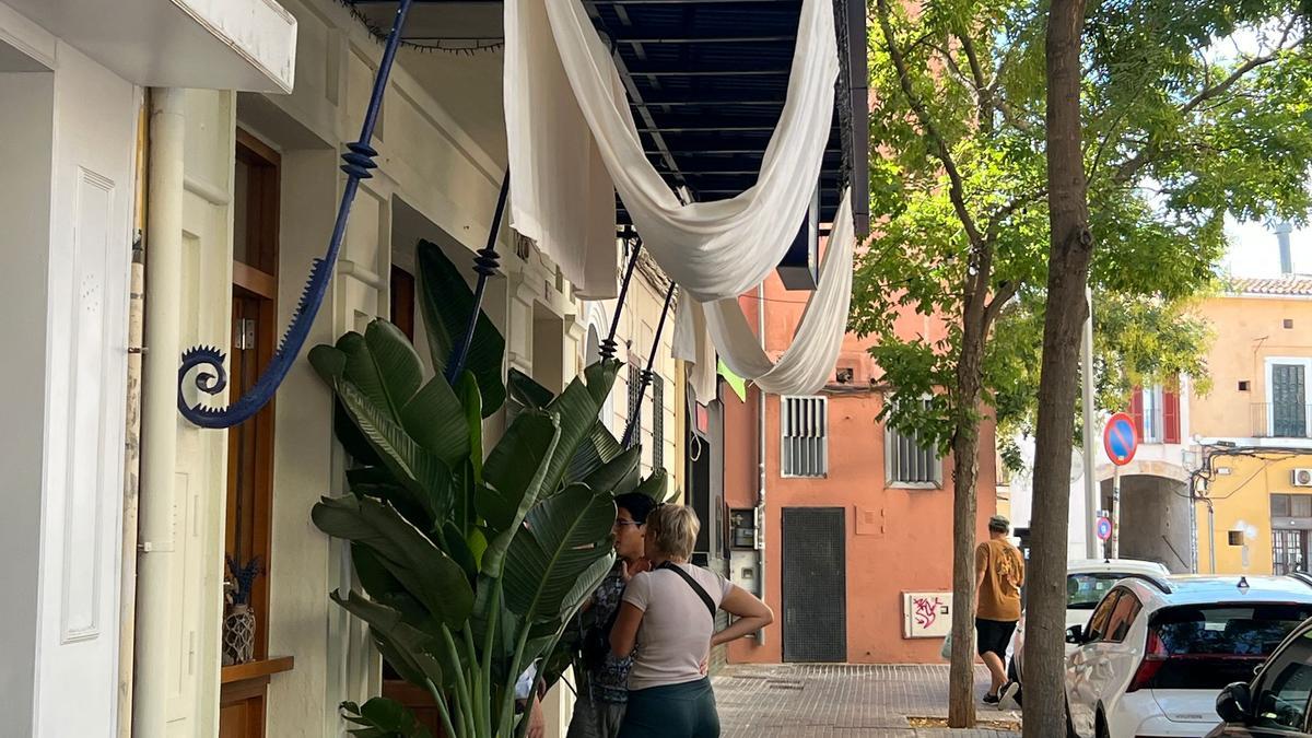 El restaurante ha cambiado la ubicación de las cortinas