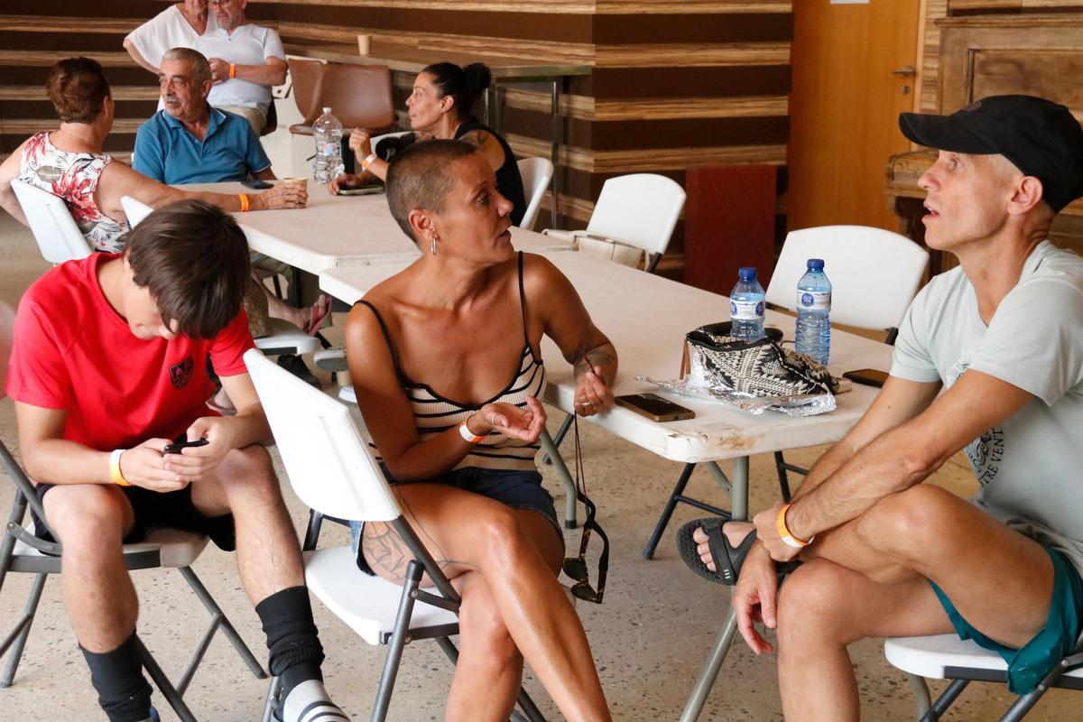 Famílies de la urbanització Vall Repòs a l'Espai Ridaura de Santa Cristina d'Aro