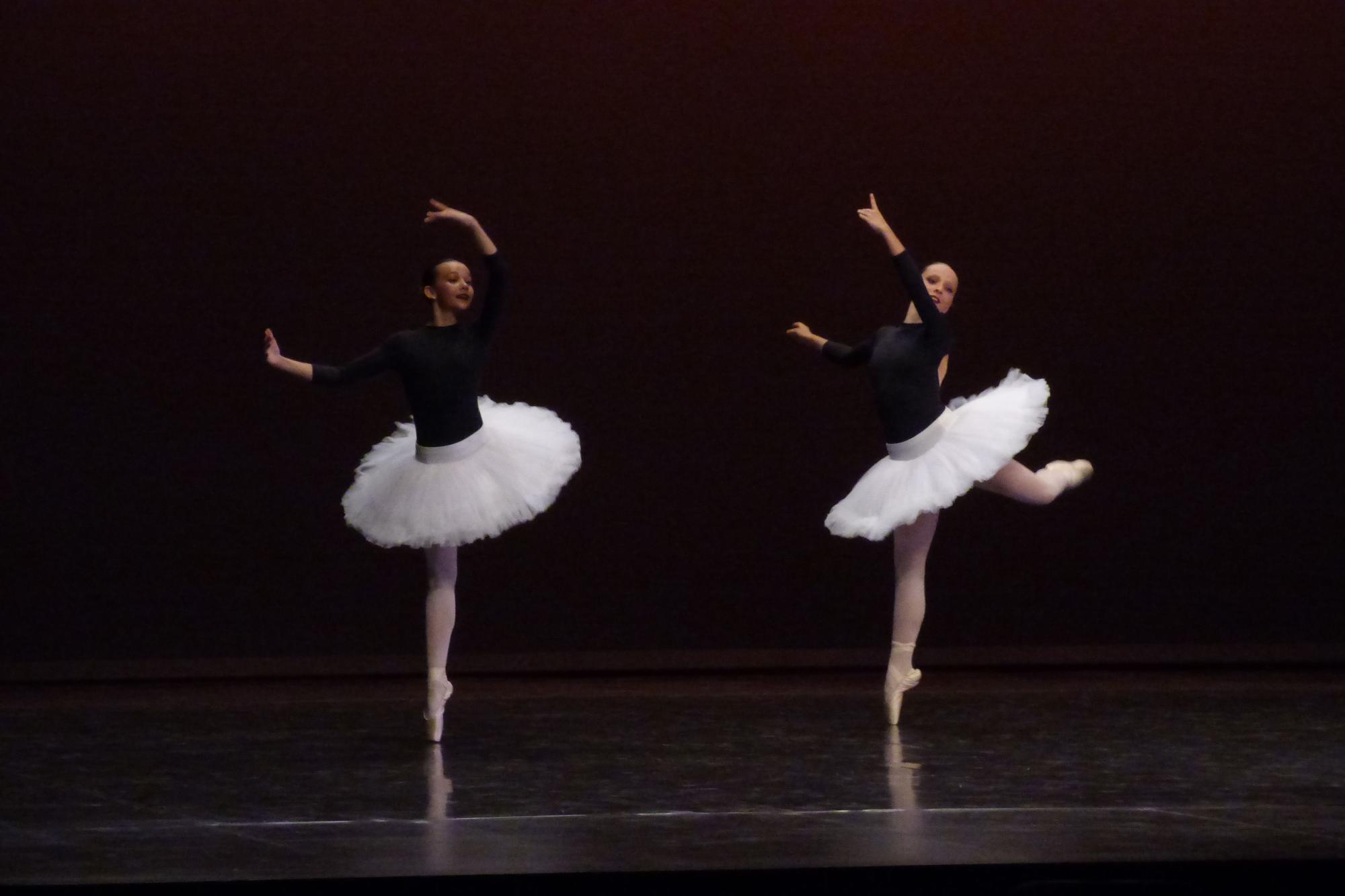 Les alumnes de l'Stage Intensiu de l'Escola de Dansa Marta Coll