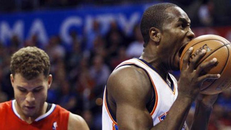 Durant, Westbrook e Ibaka truncan la racha de los Clippers