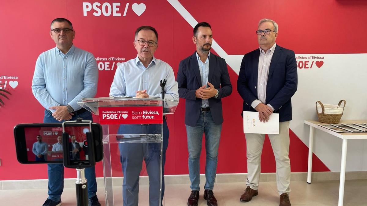 Guerrero, Marí Ribas, Ruiz y Torres, ayer, en la sede del PSOE de Eivissa. | D. I.