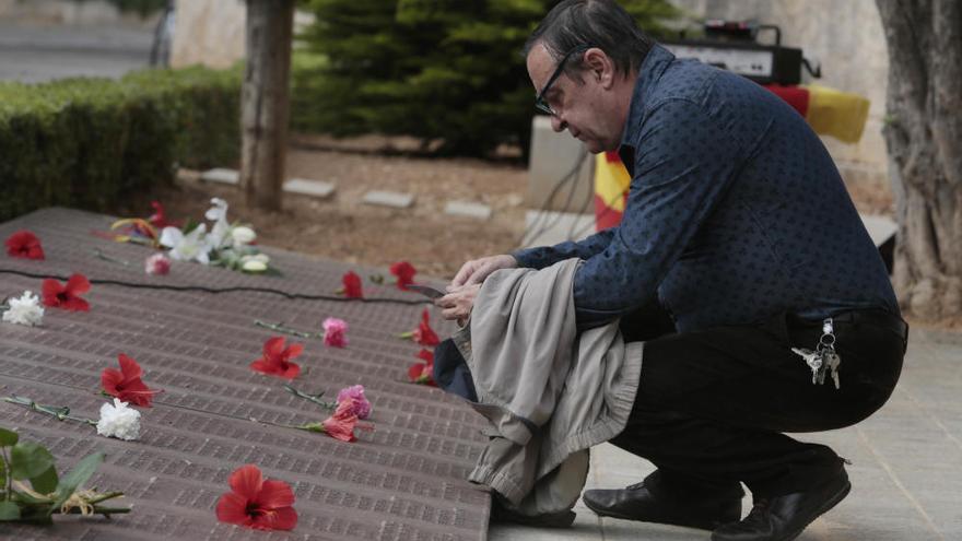Séptimo aniversario muro de la memoria cementerio de Palma