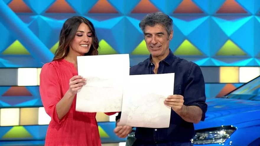 Jorge Fernández recibe un sorprendente regalo en &#039;La Ruleta de la Suerte&#039; de uno de los concursantes