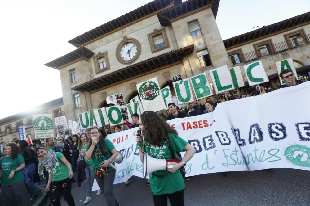 Manifestación contra la LOMCE en Oviedo