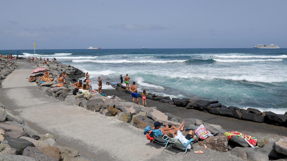 Imagen de las piscinas naturales de La Laja de este domingo 25 de julio de 2021