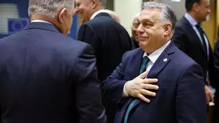 Hungría levanta el veto y desbloquea el paquete de 50.000 millones de euros de ayuda a Ucrania