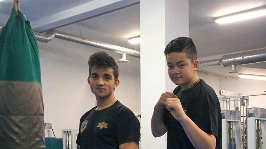 Manuel Cerqueiro y David Gil, del Club Kickboxing Lalín.