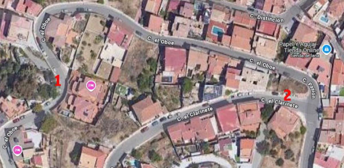 El emplazamiento anterior (1) y el actual (2), en la calle El Clarinete. | G.M./A.V: