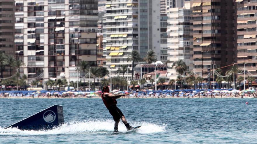 Benidorm premiará a la lavandería del Doble Amor y el Cable Ski en el Día del Turismo