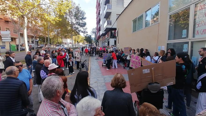 El personal del centro de día de Ibi: &quot;Exigimos a la Generalitat que dignifique nuestro trabajo&quot;