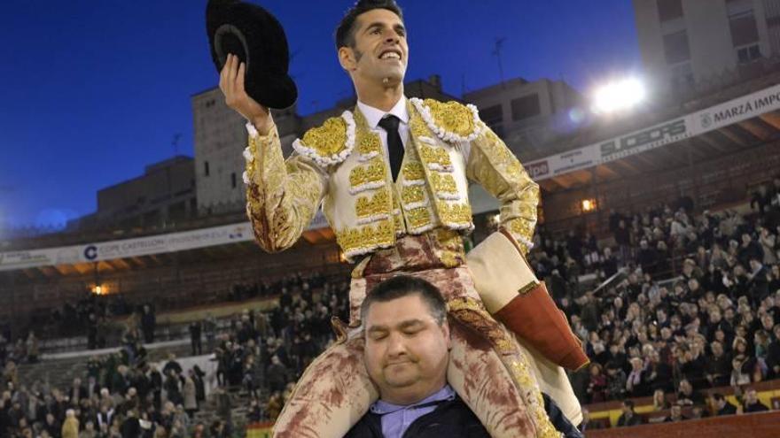 Talavante salva la tarde y pone broche triunfal a la feria