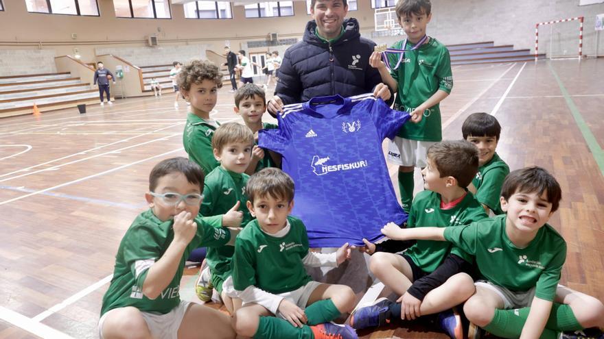 Volcanes, frío y fútbol: la exitosa experiencia de un canterano del Oviedo en la liga islandesa