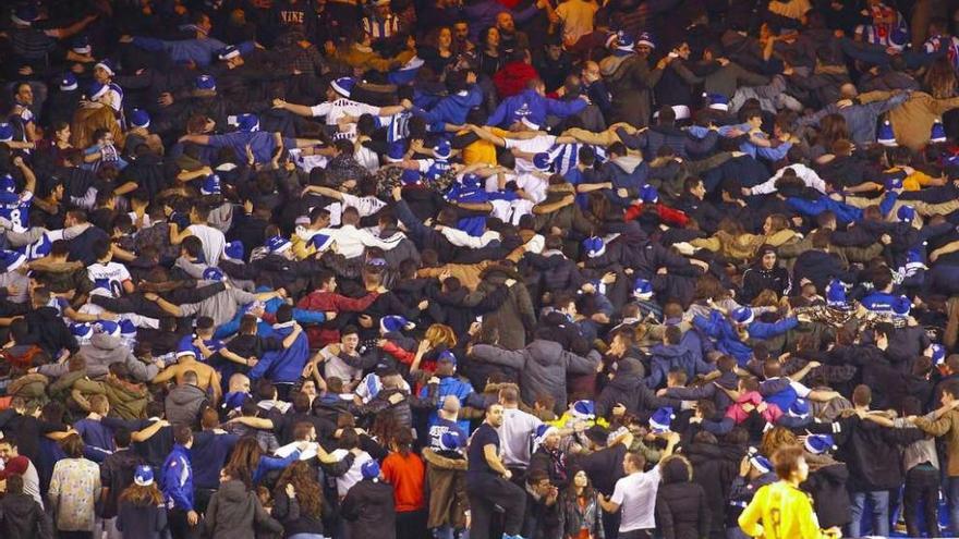 Imagen de la grada de Maratón durante el partido del sábado contra el Eibar.