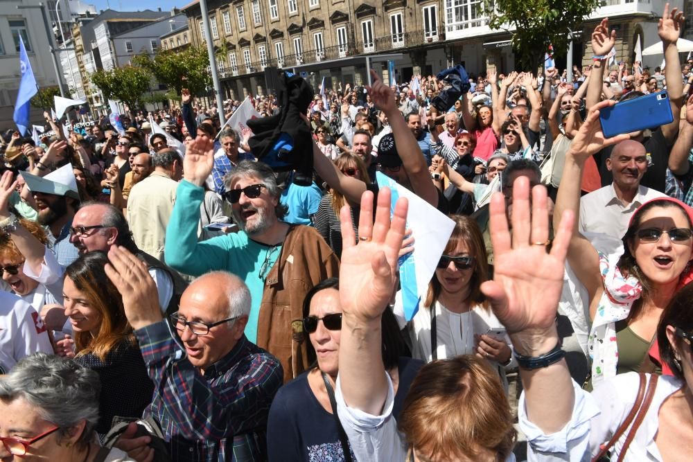 Marcha de 4.000 personas por la fachada marítima