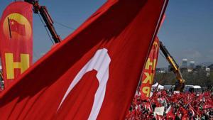 El líder opositor turc arenga les protestes contra Erdogan
