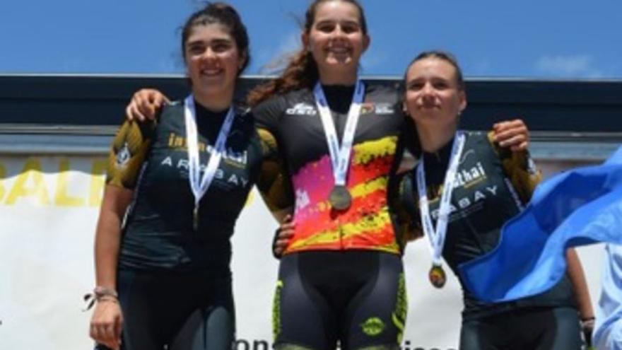 Ciclismo en Ibiza: Nuria Hernández conquista la doble corona en Sant Llorenç