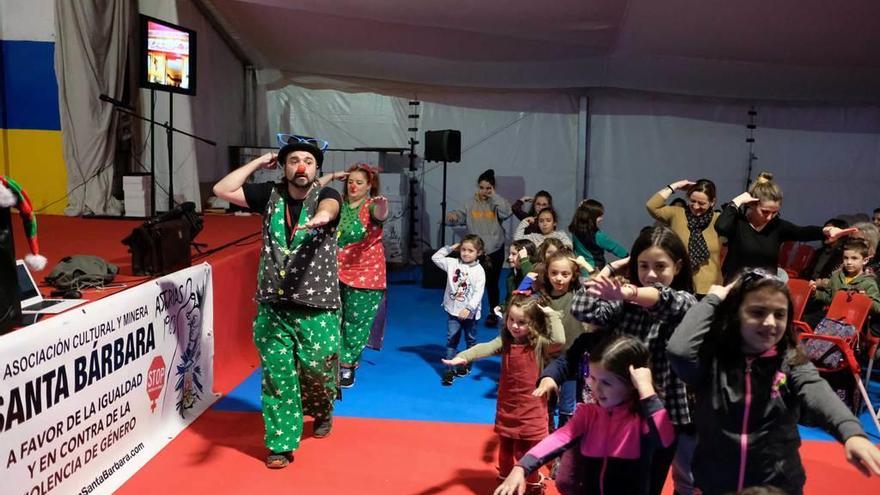 Actividades infantiles organizadas por la Asociación Cultural y Minera &quot;Santa Bárbara&quot;.