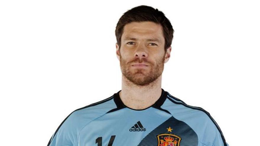 Xabi Alonso, de celeste.| efe