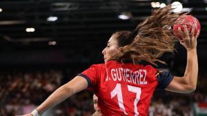 Jennifer Gutiérrez lanza en el duelo ante Austria.