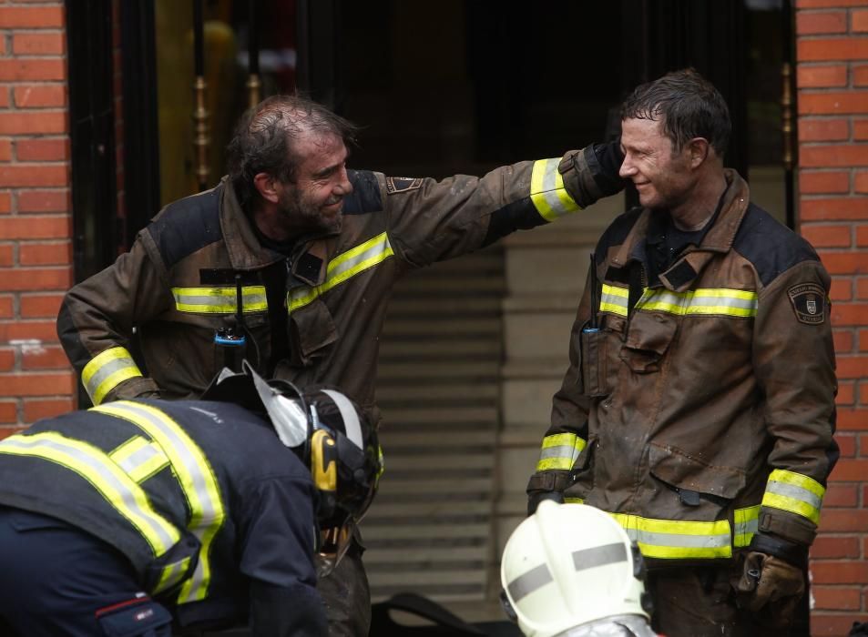 Incendio en un bazar chino de Oviedo.