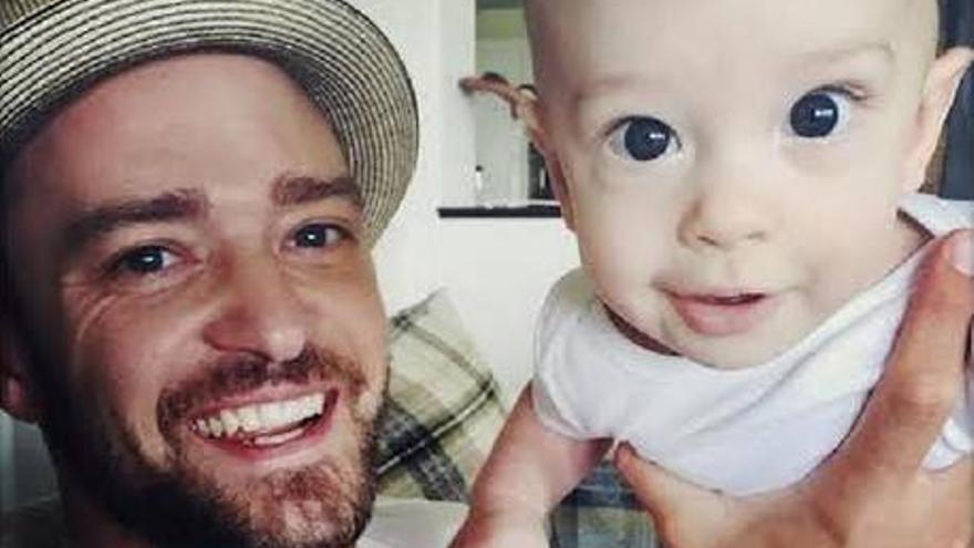 Justin Timberlake presume de bebé