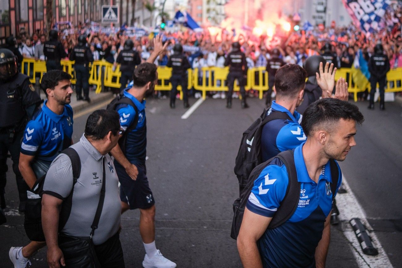 Ambiente previo del playoff entre CD Tenerife-UD Las Palmas