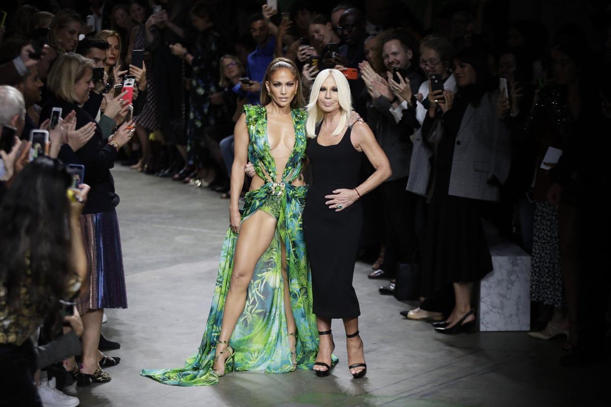 Jennifer Lopez, Donatella Versace