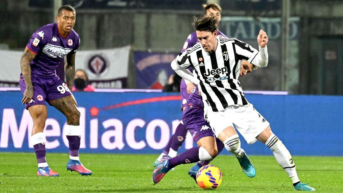 Vlahovic recibió en su regreso a Florencia los pitos de la afición de la Fiorentina