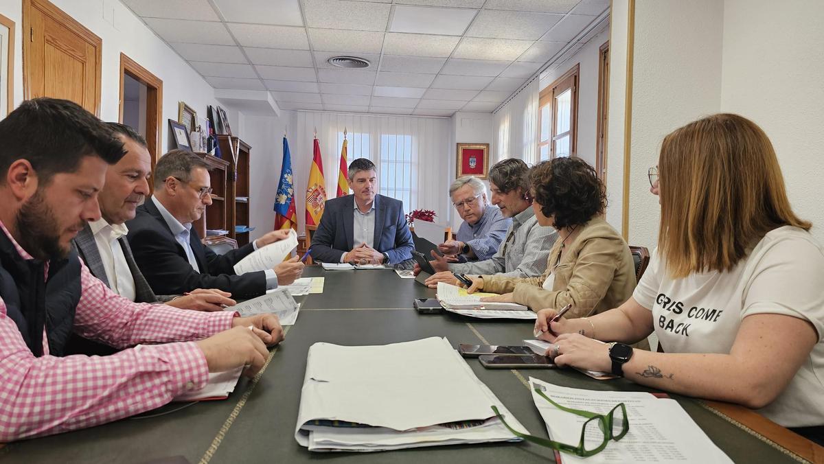 El gobierno local en la Comisión de Hacienda celebrada en La Vila Joiosa.