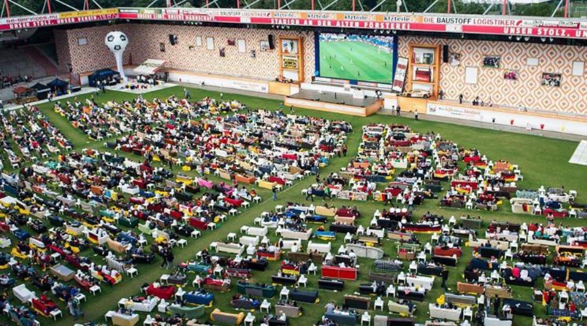 Los aficionados del Union Berlin, viendo el Mundial de 2014.