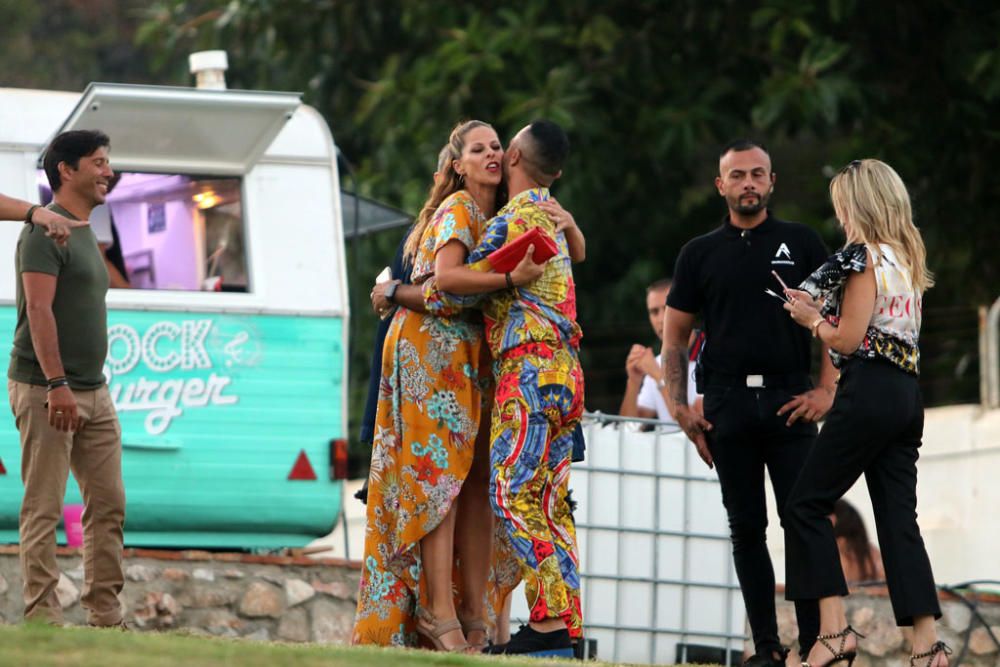 Gran expectación ante el único concierto de Jennifer Lopez en España. Se han formado largas colas hasta la apertura de las puertas del recinto del Marenostrum Castle Park, escenario del concierto.