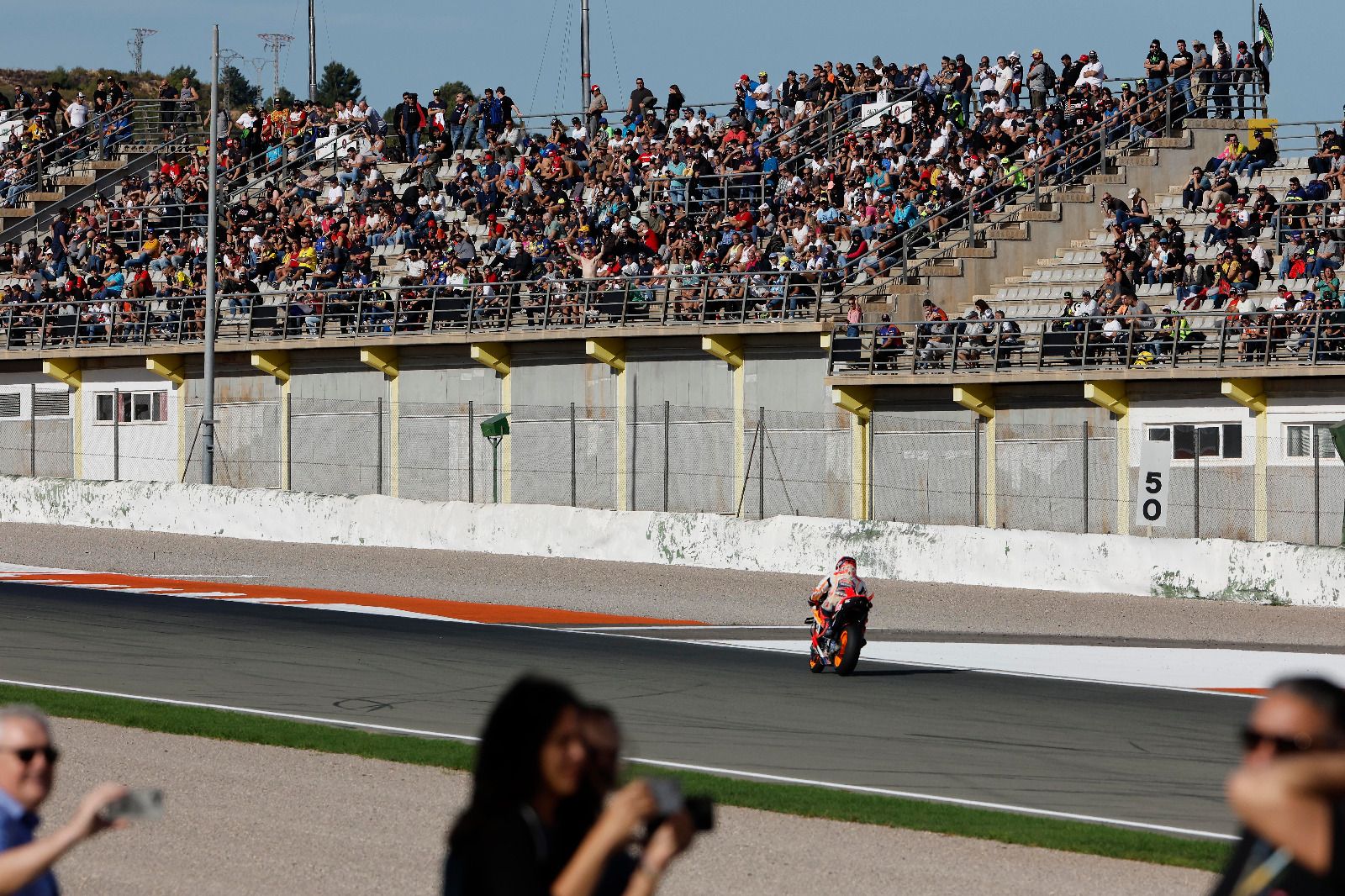 Ambiente entrenamientos Gran Premio Motul