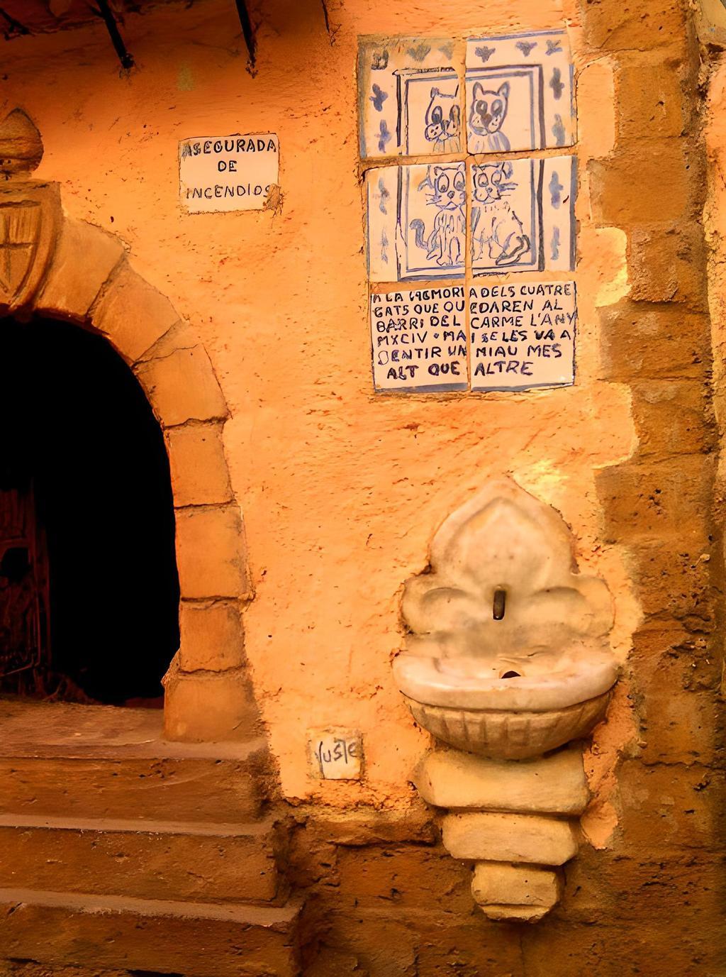 Inscripción de la Casa de los Gatos de Valencia