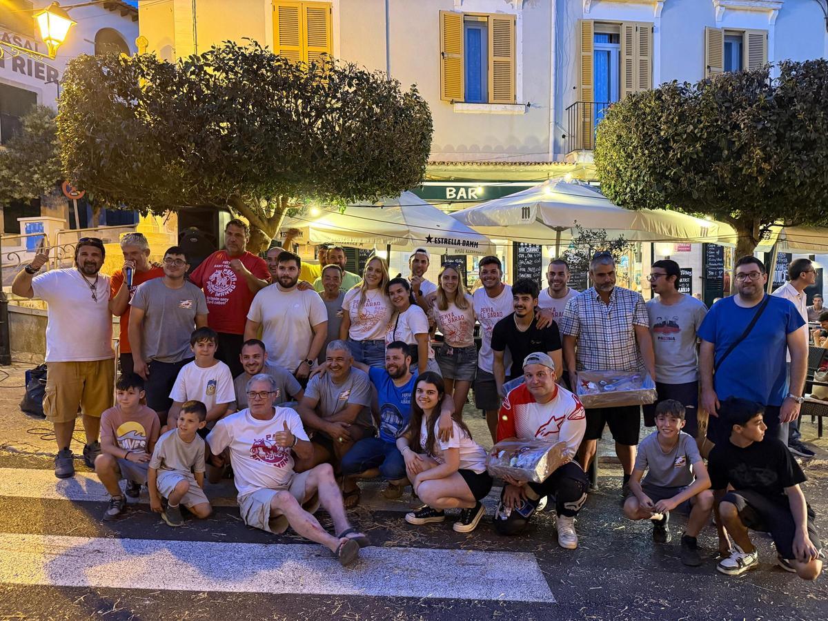 La Devallada de Carretons de las Festes de Sant Pere 2026 volvió a llenar de emoción las calles de Andratx con la participación de 13 vehículos artesanales, algunos llegados desde diferentes puntos de Mallorca La Devallada de Carretons de las Festes de Sant Pere 2026 volvió a llenar de emoción las calles de Andratx con la participación de 13 vehículos artesanales, algunos llegados desde diferentes puntos de Mallorca