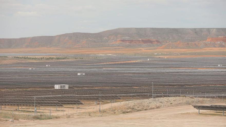 Fuentes de Ebro suma un parque fotovoltaico para 150.000 hogares