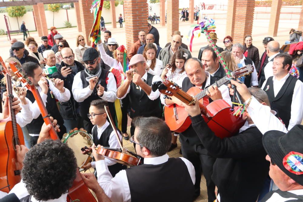 Hasta 26 pandas de verdiales participan en esta edición en la fiesta celebrada en el recinto ferial de Puerto de la Torre