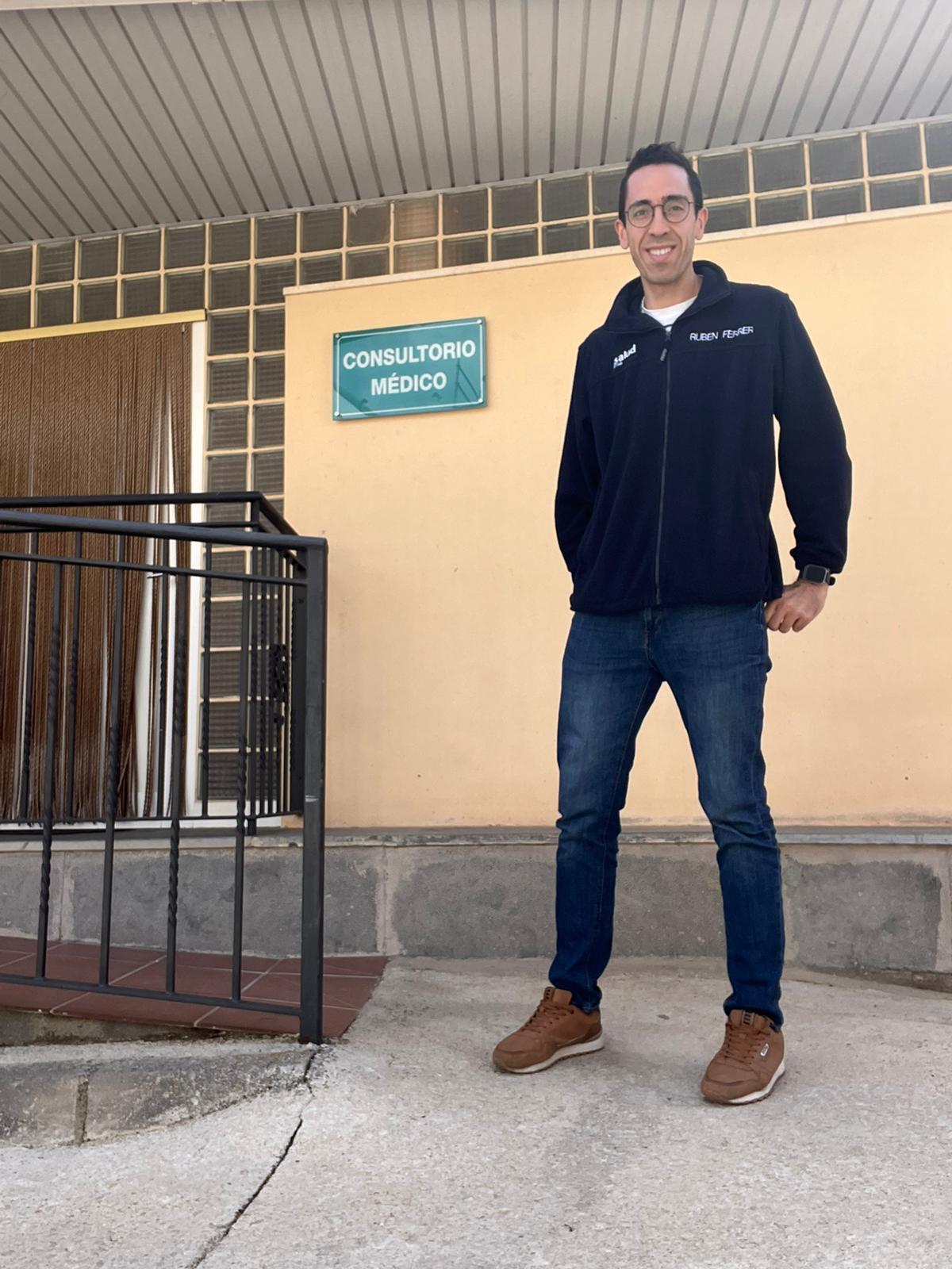 Rubén Ferrer, en la consulta de Hinojosa de Jarque.