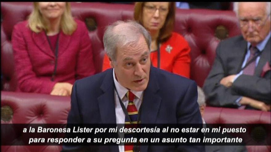 Un ministro británico dimite por llegar dos minutos tarde a la Cámara de los Lores