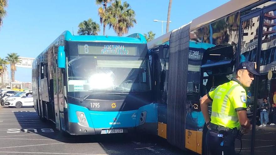 Accidente de dos guaguas en Las Palmas