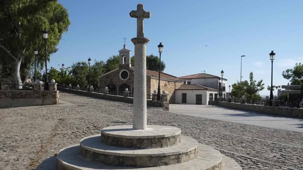 Crucero de San Blas, en la salida norte de la capital cacereña.