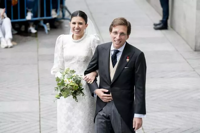 José Luis Martínez-Almeida y Teresa Urquijo vuelven a la capital tras su luna de miel