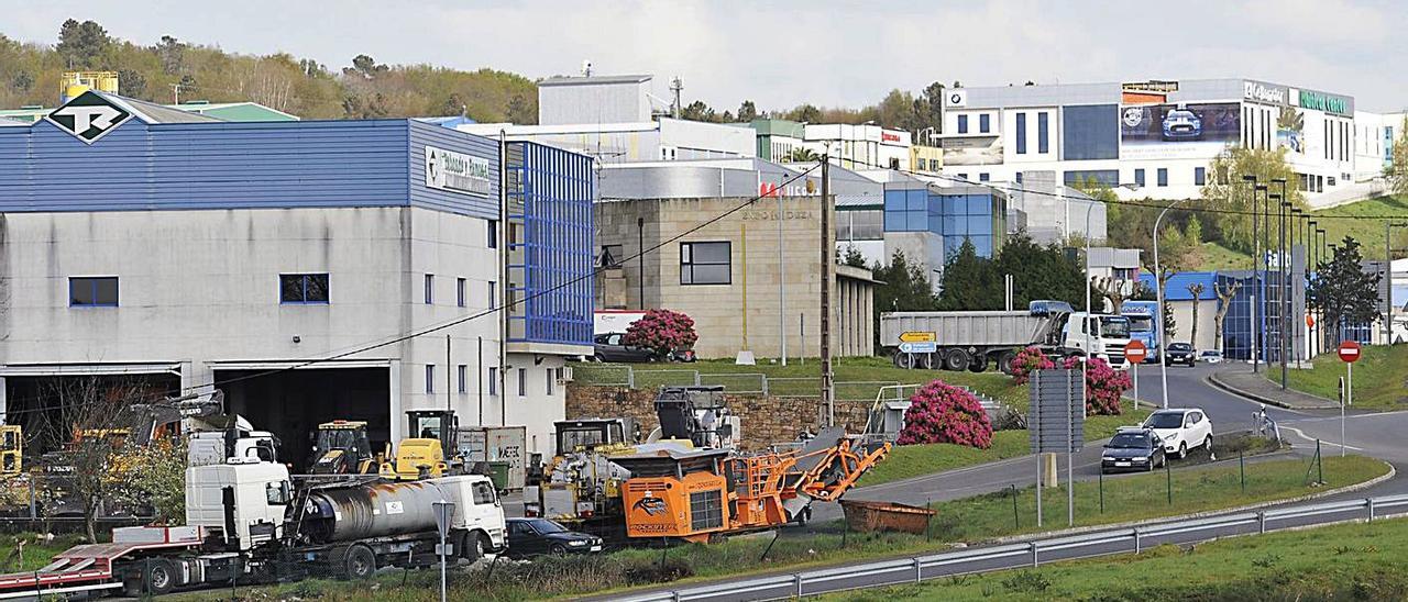 Vista de varias empresas ubicadas en el parque empresarial Lalín 2000.