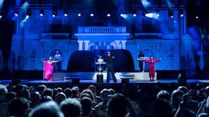 The Human League, durante su concierto en Les Nits de Barcelona, el pasado 16 de julio en los jardines del Palau de Pedralbes.