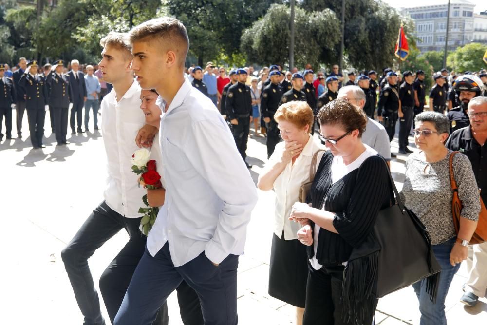 Funeral en la Catedral por el policía asesinado en València