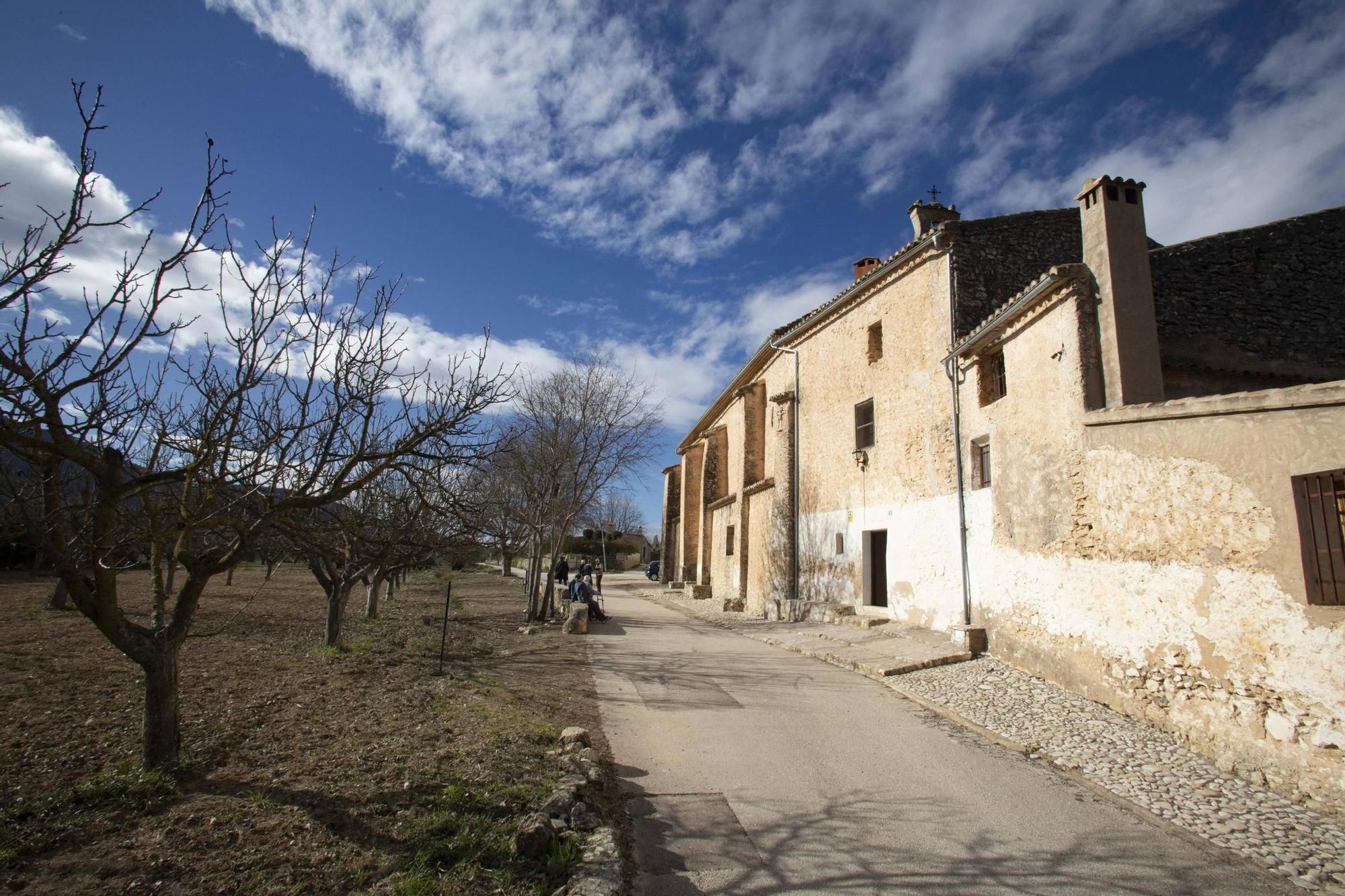 En busca de la financiación para restaurar las pinturas de la ermita de Sant Antonio en Bocairent