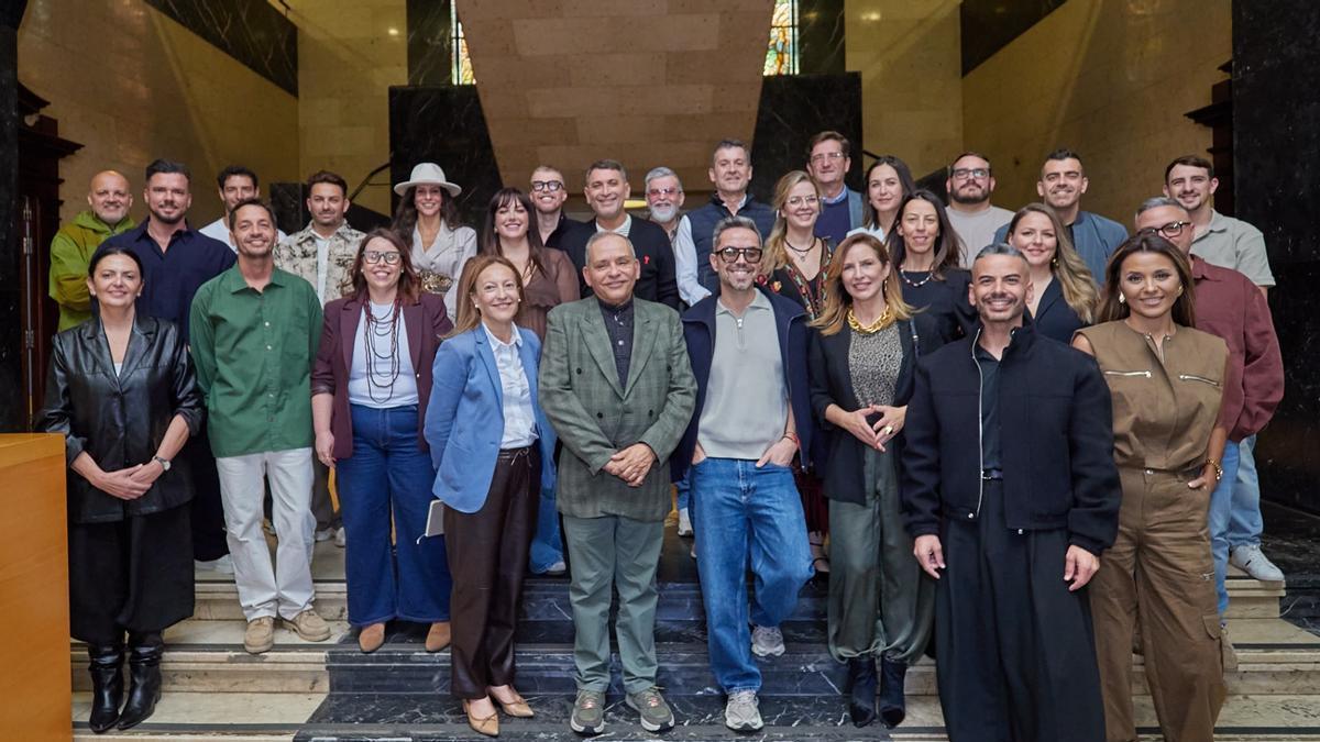Foto de familia del concurso de Jóvenes Diseñadores