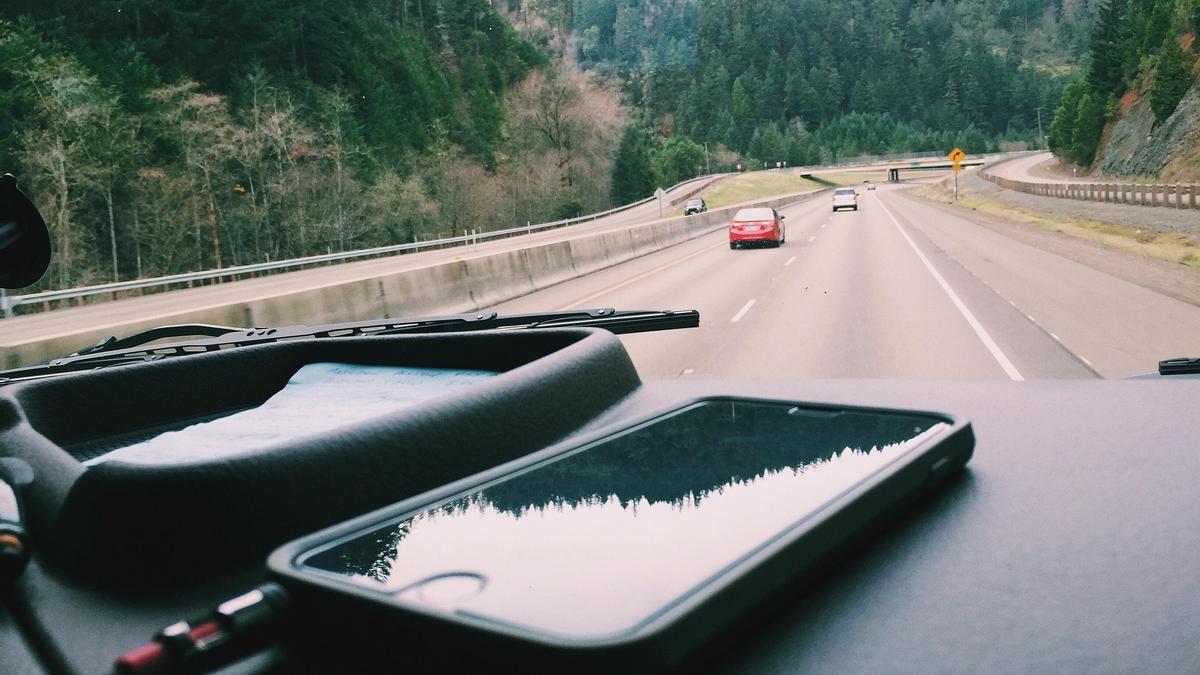 Esta radio para coche Pioneer con dock para móvil podría ser lo mejor para  evitar las nuevas multas de la DGT