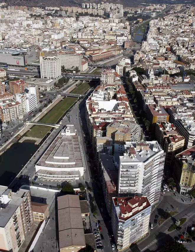 La Junta estudia ya el impacto ambiental del proyecto de puentes-plaza para el Guadalmedina